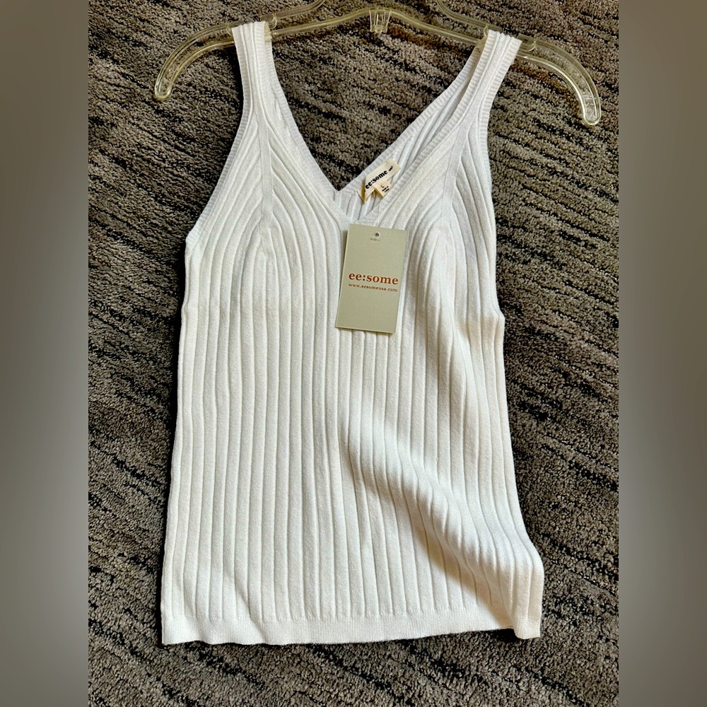 NWT White tank size L